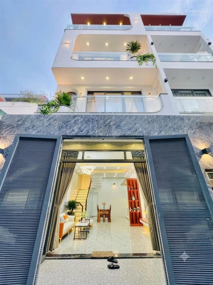 Kẹt tiền bán gấp nhà nguyễn đình chính, quận phú nhuận. 4tỷ7/81m2 gần sân bay. đang cho thuê 25tr/t