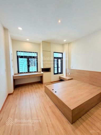 Chú phi bán nhà đường kinh doanh hòa hảo p5 q10. giá 3 tỷ 1/56m2 gần chợ hoà hưng. cho thuê 20tr/th