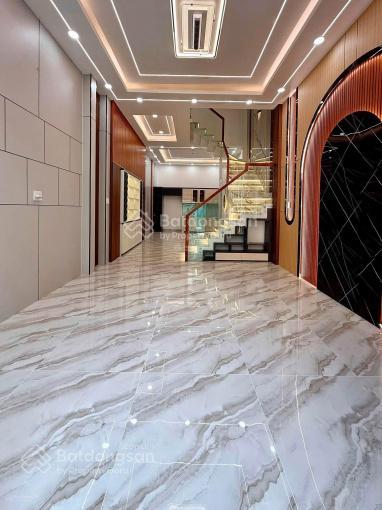 Cần vốn bán nhà nguyễn thị diệu  quận 3.  76,5m2 gần bệnh viện da liễu. đang cho thuê 20tr