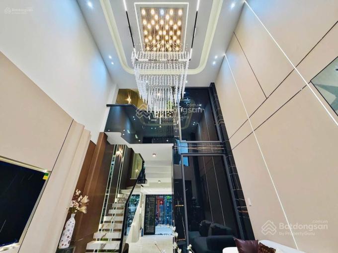 Bán nhà đang cho thuê 28triệu/tháng đường 3 tháng 2  q10. giá 4tỷ2/80,5m2 gần vincom. ô tô tận nhà