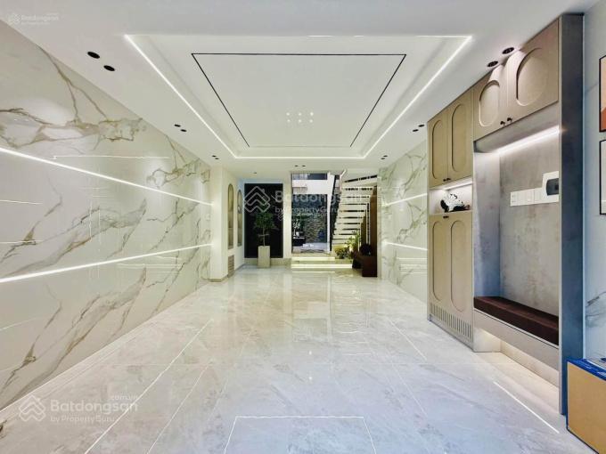 Bán nhà đang cho thuê 28triệu/tháng đường 3 tháng 2  q10. giá 4tỷ2/80,5m2 gần vincom. ô tô tận nhà