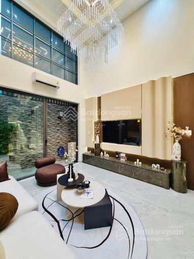 Bán nhà đang cho thuê 28triệu/tháng đường 3 tháng 2  q10. giá 4tỷ2/80,5m2 gần vincom. ô tô tận nhà