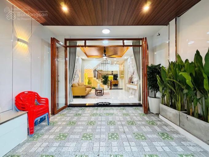 Cần bán gấp nhà trần thiện chánh p12 q10. dt 84m2 gần vạn hạnh mall. đang cho thuê 26tr/th