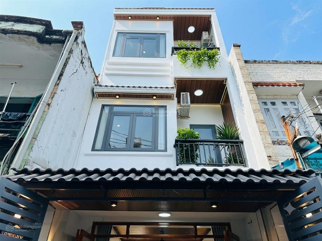 Cần bán gấp nhà trần thiện chánh p12 q10. dt 84m2 gần vạn hạnh mall. đang cho thuê 26tr/th