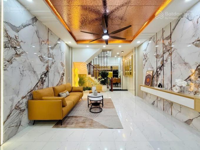Cần bán gấp nhà trần thiện chánh p12 q10. dt 84m2 gần vạn hạnh mall. đang cho thuê 26tr/th
