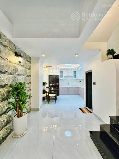Có ngay nhà sư vạn hạnh p12 q10. gần vạn hạnh mall. 3tỷ6/62,1m2 đang cho thuê 26tr. đường ô tô