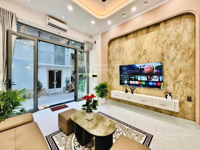Có ngay nhà sư vạn hạnh p12 q10. gần vạn hạnh mall. 3tỷ6/62,1m2 đang cho thuê 26tr. đường ô tô