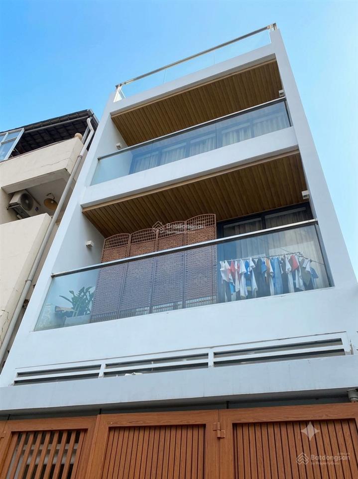 Chính chủ bán gấp nhà đường hoàng diệu p4 q4. giá 3tỷ3/72m2 gần chợ dân sinh. đang cho thuê 20tr/th