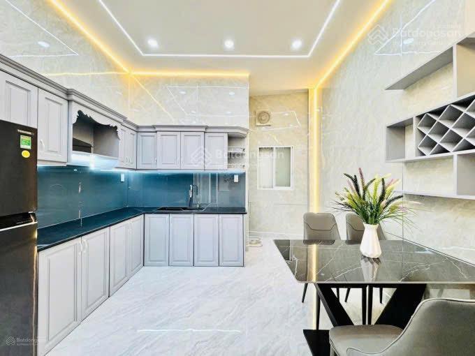Cần vốn bán gấp nhà nguyễn đình chiểu p4 q3. giá 4tỷ3/83,5m2 gần chợ vườn chuối. đang cho thuê 25tr