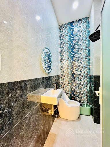 Cần vốn bán gấp nhà nguyễn đình chiểu p4 q3. giá 4tỷ3/83,5m2 gần chợ vườn chuối. đang cho thuê 25tr