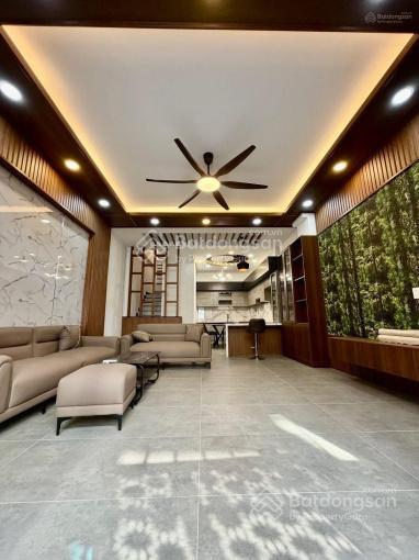 Cô tám bán nhà nguyễn thị minh khai  q1. 76,8m2 gần cv lê văn tám. đang cho thuê 35tr/th