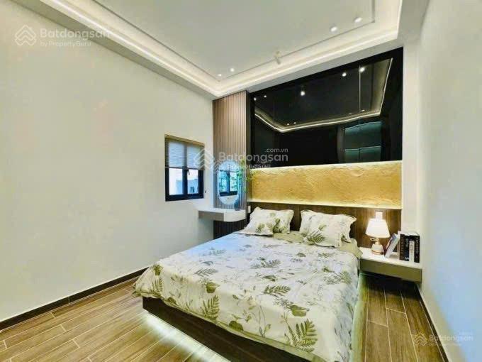 Kẹt tiền bán gấp nhà đường trương quyền  q3. dt 78,3m2 gần chợ tân định. cho thuê 28tr/th