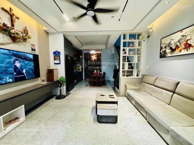 Bán nhà đường xe hơi nguyễn thị nhỏ p15 q11. dt 81,2m2 gần bách hoá xanh. đang cho thuê 20tr