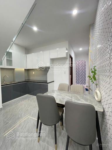 Có ngay nhà sư vạn hạnh p12 q10. gần vạn hạnh mall. 68,8m2 đang cho thuê 18tr. đường ô tô