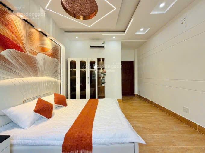 Cần vốn bán nhà đường nguyễn biểu p2 q5. giá 5tỷ3/82,8m2 gần đại học sài gòn. đang cho thuê 28tr/th