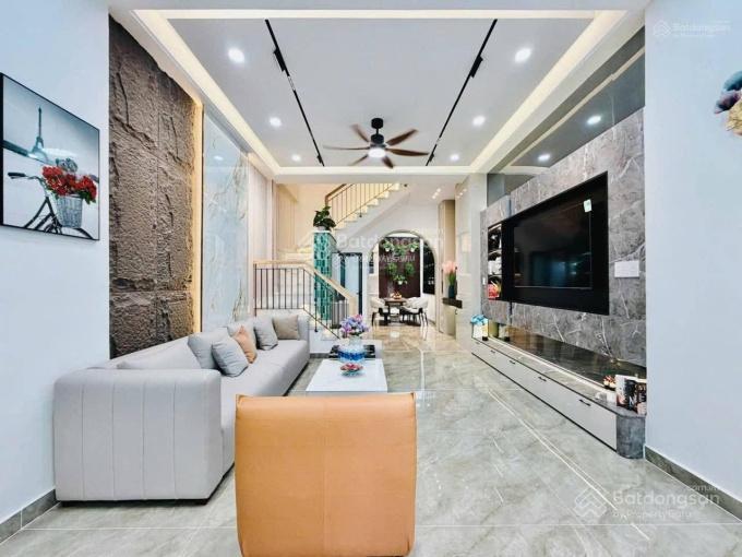 Bán gấp nhà đường lê tự tài  p4  phú nhuận. 74,9m2 gần chợ nguyễn đình chiểu. cho thuê 21tr