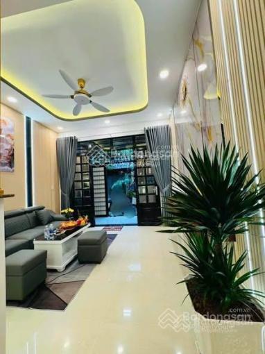 Bán gấp nhà giá tốt đỗ thị lời p11 quận 3. 71,3m2 gần chợ hoà hưng. đang cho thuê 20tr/th
