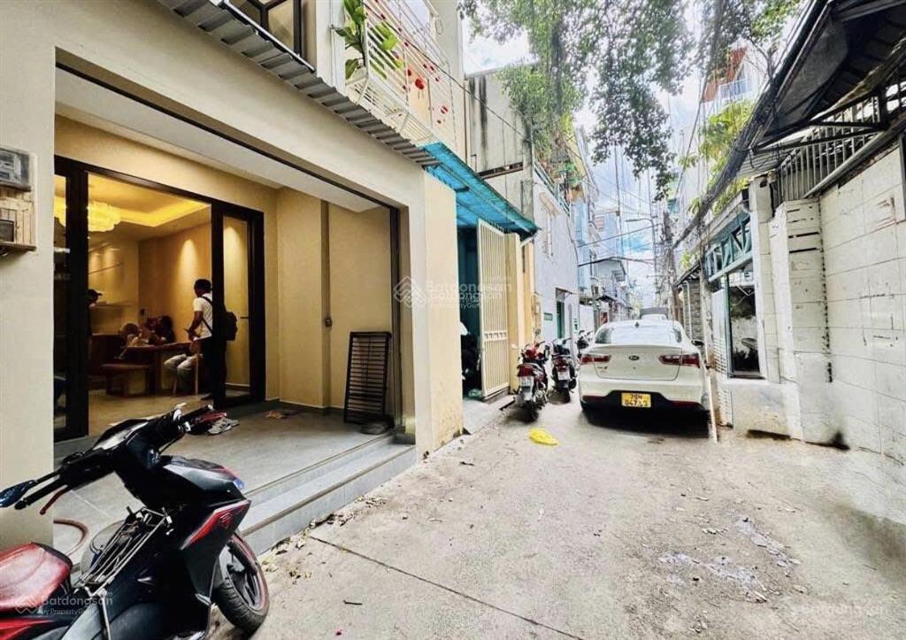 Nhà hiếm đ nguyễn văn trỗi, p15, q phú nhuận. 4,170ty/75,2m2, gần trường thcs đào duy anh