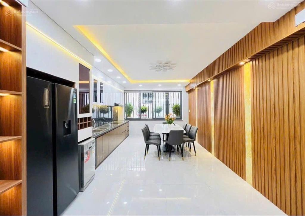 Hàng ngộp bán gấp nhà đi định cư đ. thành thái, p.14 quận 10. 4,120ty/77,4m2, còn hđ thuê 22tr/th