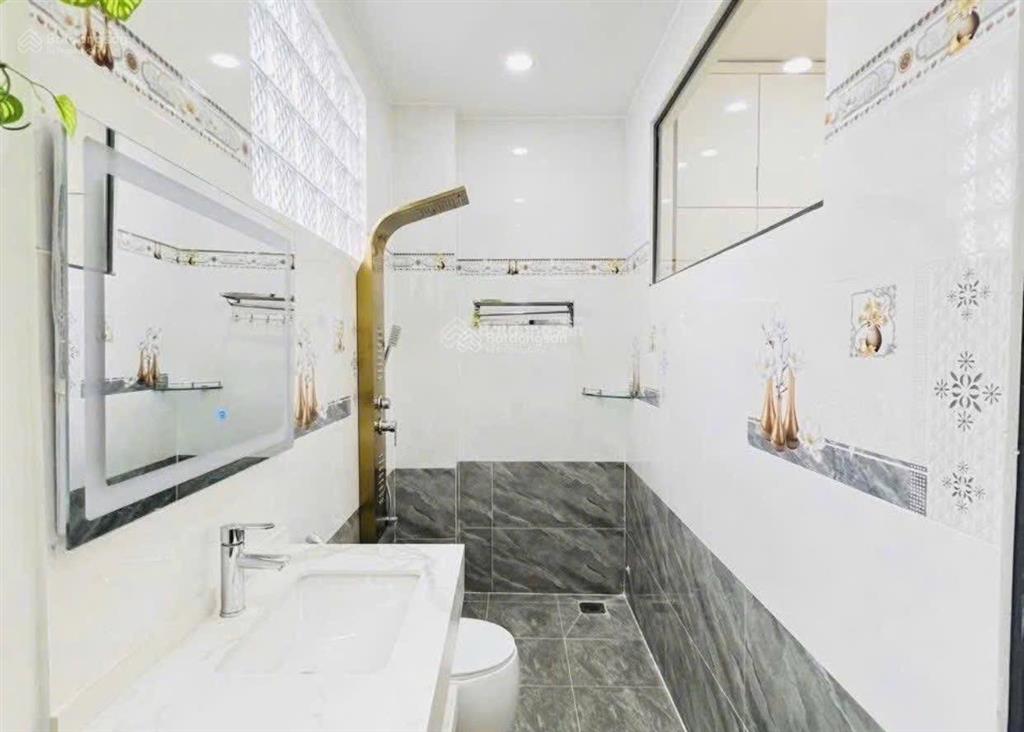 Hàng ngộp bán gấp nhà đi định cư đ. thành thái, p.14 quận 10. 4,120ty/77,4m2, còn hđ thuê 22tr/th