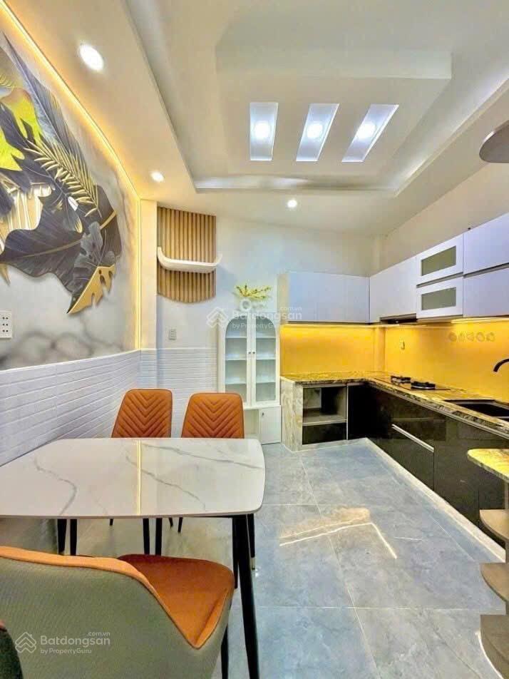 Cô kim đi định cư cần bán gấp nhà lãnh binh thăng p12 q11. 4,460ty/74,8m2 gần trạm y tế p12 q11