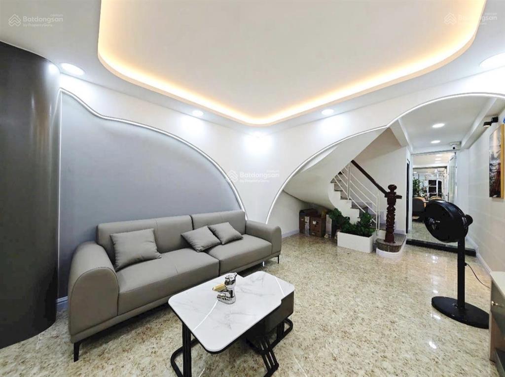 Hạ giá sâu cần bán nhà đ cô bắc p1 phú nhuận. 3,890ty/dt 75,2m2, cách chợ phú nhuận 500m