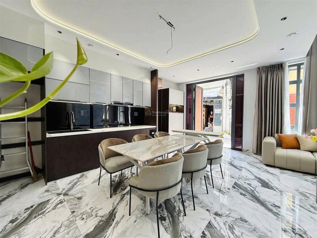 Cần bán nhà đường an dương vương, p2, quận 5. giá 4 tỏi/ 72,5m2. cho thuê 29tr. gần đh sài gòn