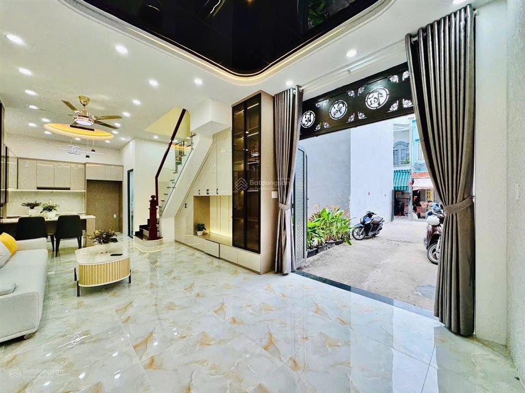 Nhà ngộp cô bắc p1 phú nhuận giá 4,050tỷ/ 81,6m2. còn hđ thuê 25tr/tháng, gần chợ phạm văn hai