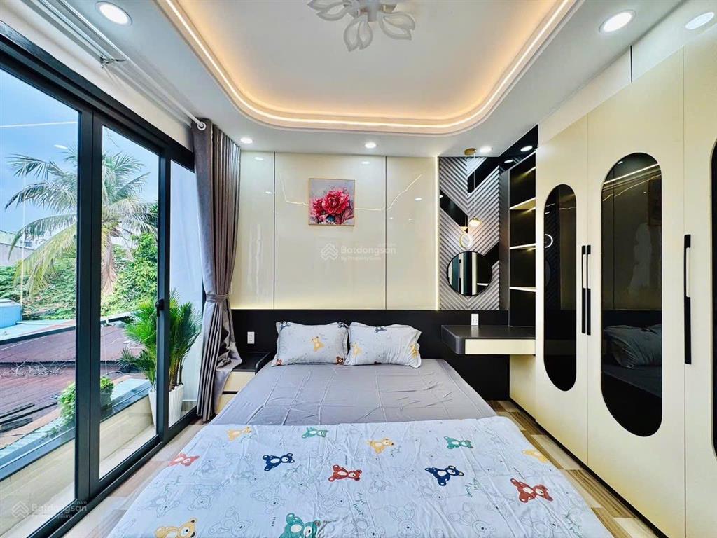 Nhà ngộp cô bắc p1 phú nhuận giá 4,050tỷ/ 81,6m2. còn hđ thuê 25tr/tháng, gần chợ phạm văn hai