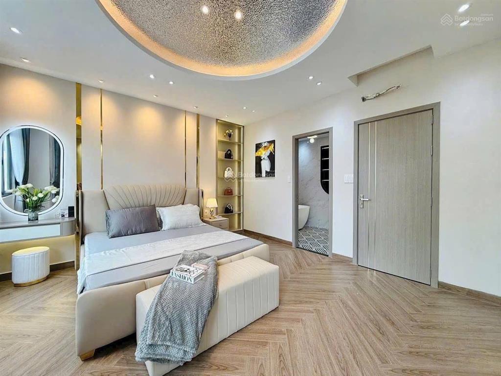 Cần bán nhà đường 3/2 p10, quận 10, gần bệnh viện nhi đồng 1. 4,390ty/dt 81m2. cho thuê 29tr/th