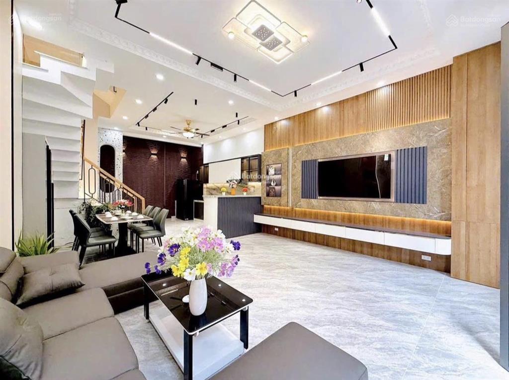 Nhà cực rẻ ngô tất tố, p19, bình thạnh. 79,3m2. cho thuê 35tr/tháng, gần đh công nghiệp