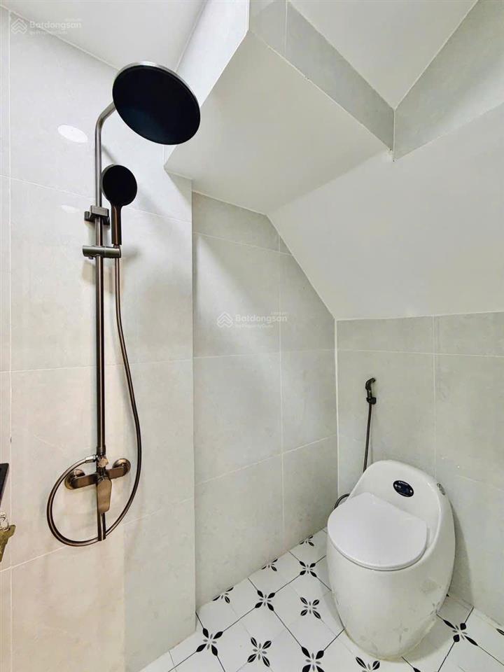 Cô hà bán gấp đi định cư nhà nguyễn thượng hiền p4 q3. 4,890ty/68,8m2 gần chợ vườn chuối.