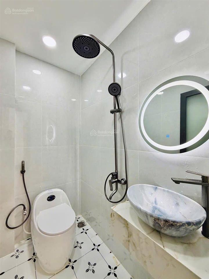 Cô hà bán gấp đi định cư nhà nguyễn thượng hiền p4 q3. 4,890ty/68,8m2 gần chợ vườn chuối.
