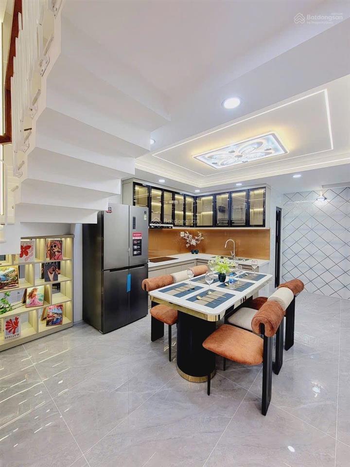 Giảm giá mạnh hàn hải nguyên p5 q11. giá 3,990ty/84m cho thuê 23tr/tháng  hợp đồng lâu dài.