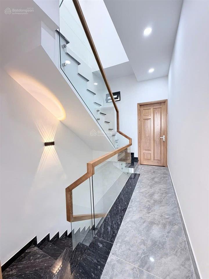 Giảm giá mạnh hàn hải nguyên p5 q11. giá 3,990ty/84m cho thuê 23tr/tháng  hợp đồng lâu dài.