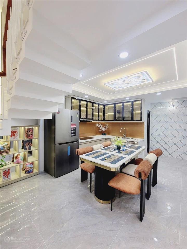 Nhà ngộp cần ra nhanh phan văn hân p17 bình thạnh. giá 4,7ty/dt 76,5m2 cách trường đh thuỷ lợi 5p