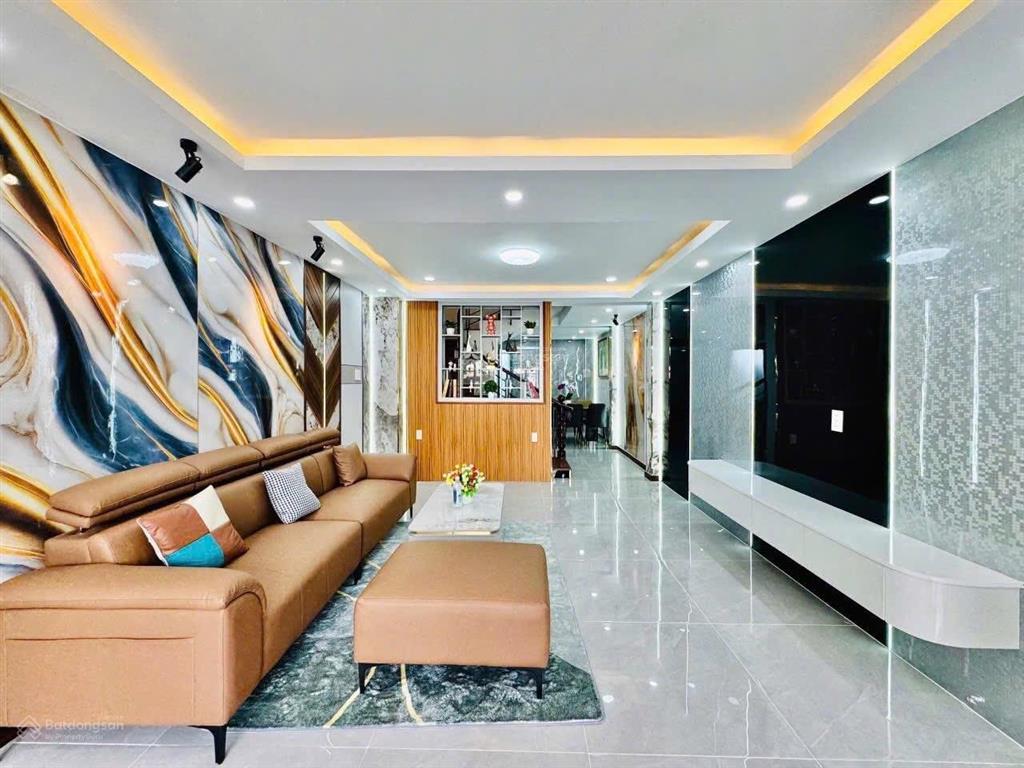 Nhà cực rẻ đ nguyễn thị minh khai, p võ thị sáu, quận 3. giá 4,790toi/77,5m2. gần chợ bến thành