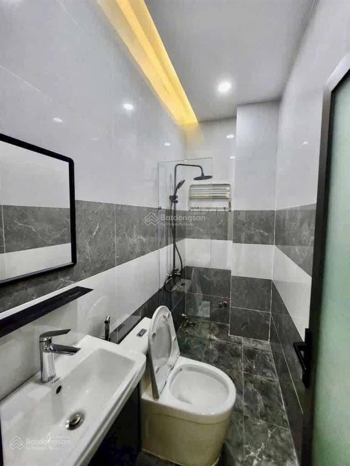 Nhà cực rẻ đ nguyễn thị minh khai, p võ thị sáu, quận 3. giá 4,790toi/77,5m2. gần chợ bến thành