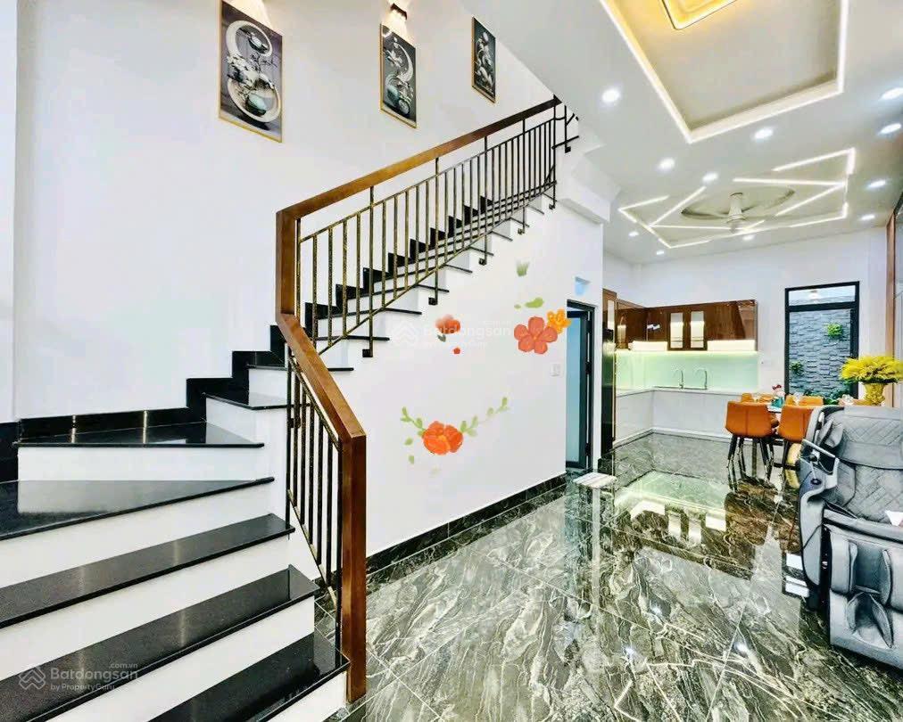Siêu phẩm nhà long trường, quận 9. 4,120ty/ dt 76,2m2. cách trường mẫu giáo trường xanh 300m