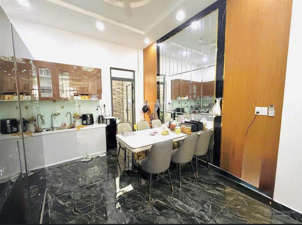 Nhà ngộp chỉ 3,680ty/90m2 bùi quang là p12 gò vấp ngay giao lộ bùi quang là và phan huy ích đi vào.