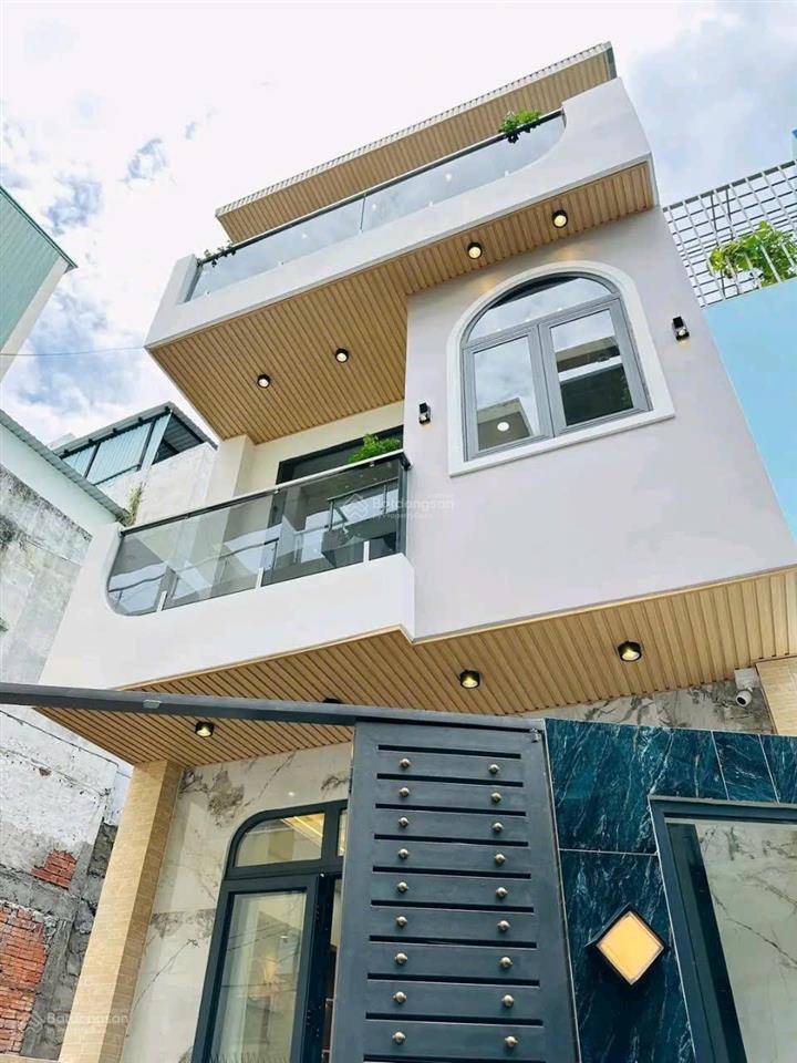 Cần tiền xoay vốn bán nhà đang cho thuê 28triệu, đ.nguyễn tất thành  p.13  q.4 giá 4tỷ090/78,5m2