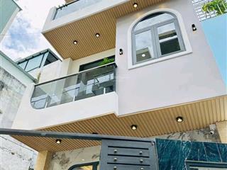 Cần tiền xoay vốn bán nhà đang cho thuê 28triệu, đ.nguyễn tất thành  p.13  q.4 giá 4tỷ090/78,5m2
