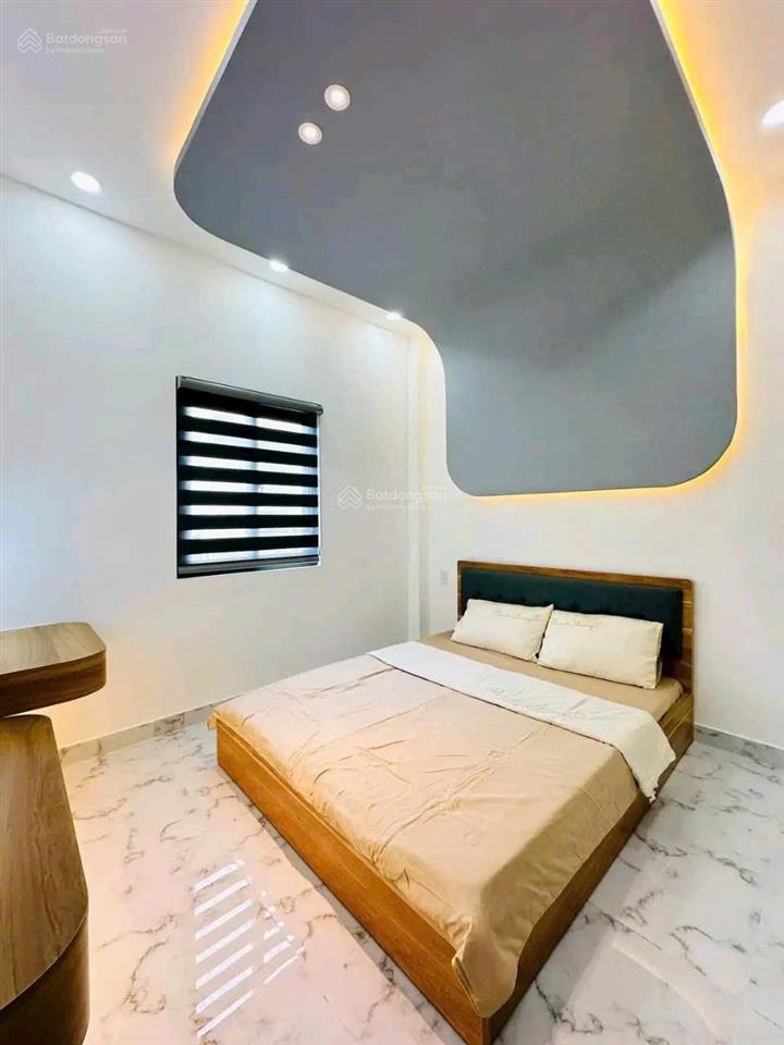 Cần tiền xoay vốn bán nhà đang cho thuê 28triệu, đ.nguyễn tất thành  p.13  q.4 giá 4tỷ090/78,5m2