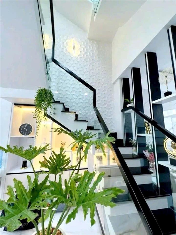 Cô duyên bán gấp đi định cư nhà lê quang sung  p2  quận 6, 3,260ty/77,4m2  cho thuê 23 triệu/th