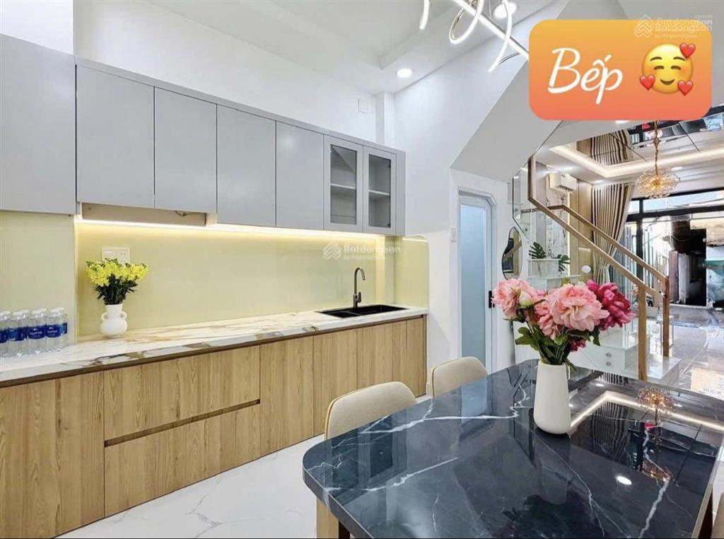 Cần tiền xoay vốn bán nhà đang cho thuê 18triệu đ.võ văn tần  hiệp bình chánh thủ đức 3tỷ580/64m2