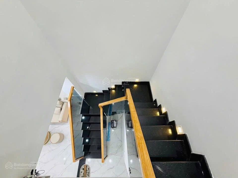 Bán gấp nhà lý thái tổ p10 quận 10. 2,890ty/63m2 cách bv nhi đồng 5p di chuyển. cho thuê 27tr/th