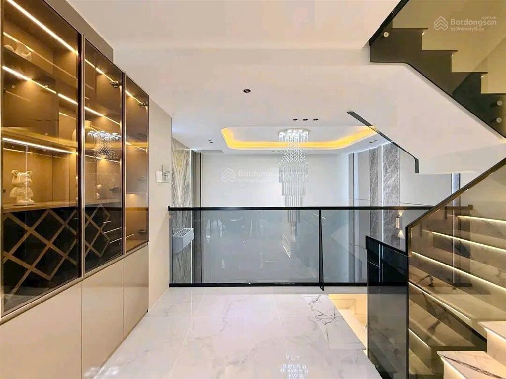 Siêu phẩm lê quý đôn, võ thị sáu, quận 3. 4,660ty/81,5m2. cách dinh độc lập 3phút cho thuê 33 tr/th