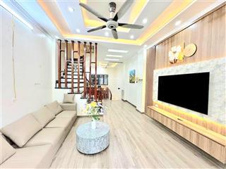 Bán nhà tây sơn, ngõ nông rộng, ô tô đỗ cửa, kinh doanh, 40m ra mp, dân xây, sổ cc, ở ngay, 40mx5t