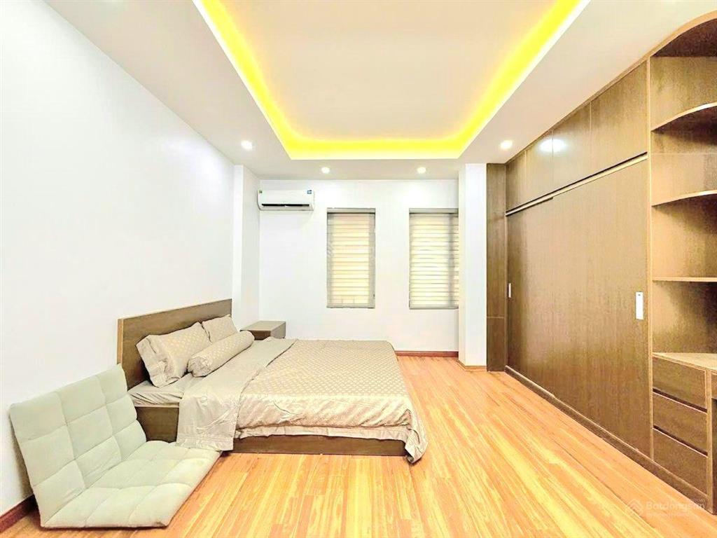 Bán nhanh! phạm ngọc thạch, gần phố, ngõ ba gác tránh, dân xây, sân xe, sổ cc, ở ngay, 48mx5t