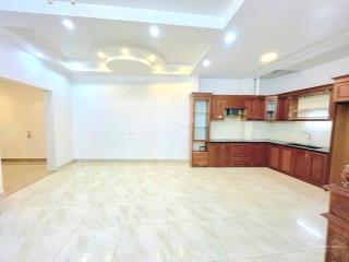 Bán nhanh! phạm ngọc thạch, gần phố, ngõ ba gác tránh, dân xây, sân xe, sổ cc, ở ngay, 48mx5t